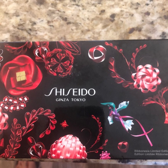 Shiseido Other - Shiseido Modern Matte Powder Lipstick